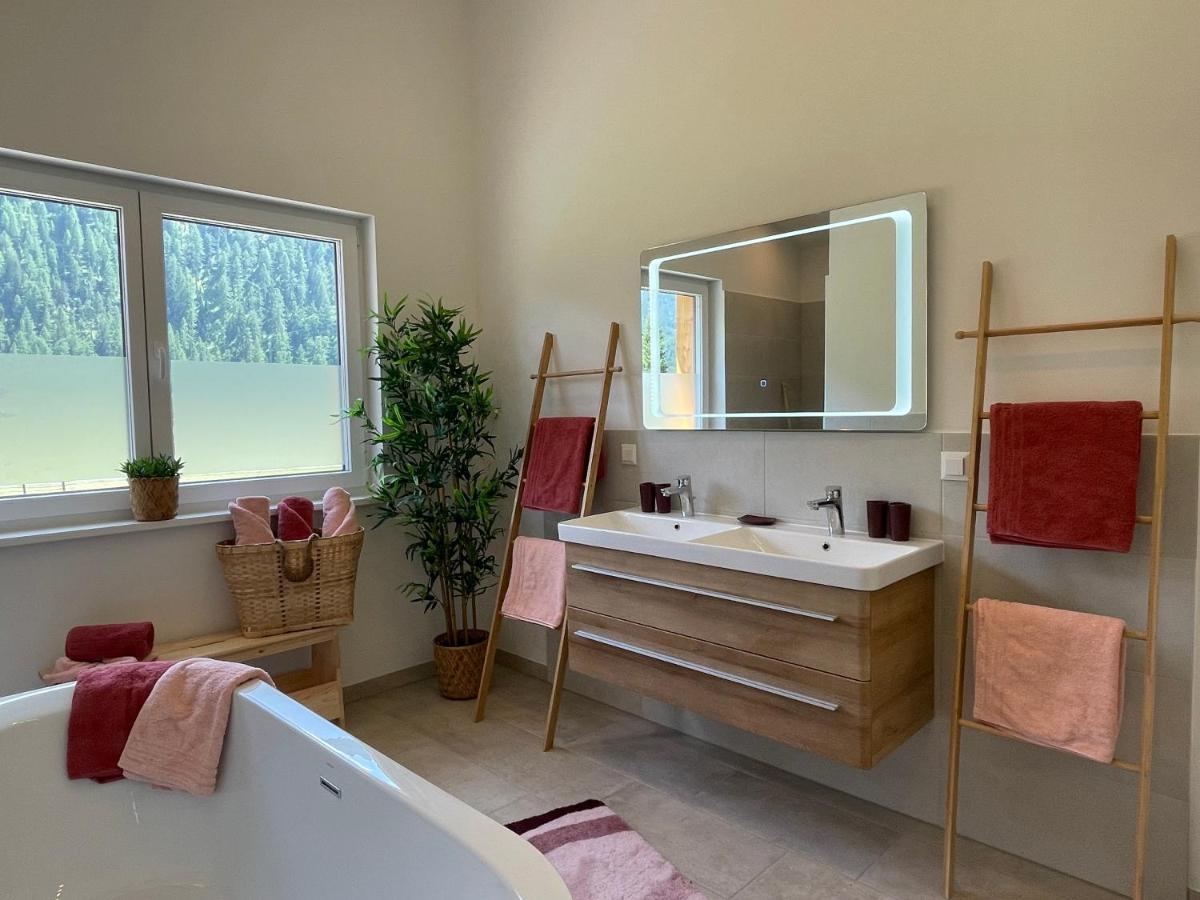 Tyrol Purelife Lodges Sankt Jakob in Defereggen Exteriör bild